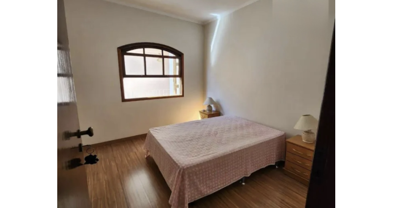 Linda Casa Térrea à venda no Bairro do Jardim Libano na Rua Francisco Savério Orlandi, 