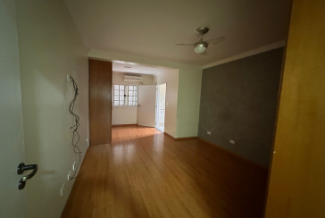 Casa Térrea à venda no Bairro do Parque São Domingos na Rua José Amaro Peçanha