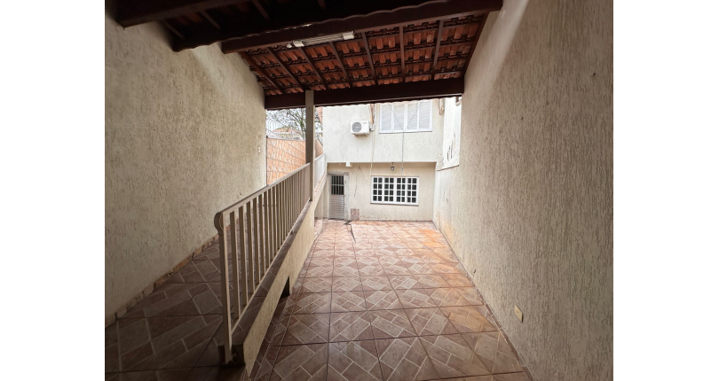 Casa Térrea à venda no Bairro do Parque São Domingos na Rua José Amaro Peçanha