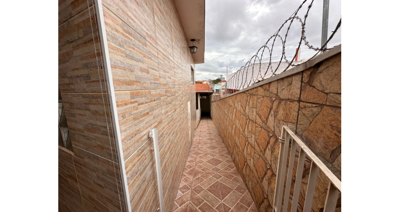 Casa Térrea à venda no Bairro do Parque São Domingos na Rua José Amaro Peçanha