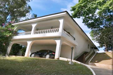  Casa à venda em Osasco no Bairro do Três Montanhas na Rua Serra do Acaraí,