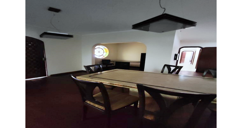  Casa à venda em Osasco no Bairro do Três Montanhas na Rua Serra do Acaraí,