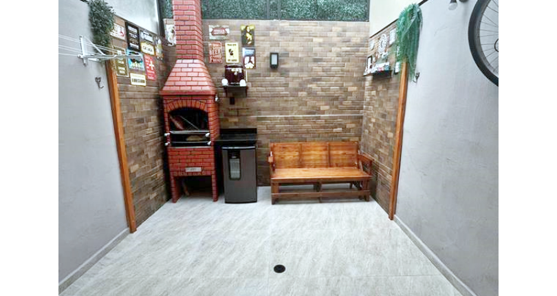 Sobrado à venda no Bairro do Jardim Anhangüera na Rua Luiz Domingues de Castro 