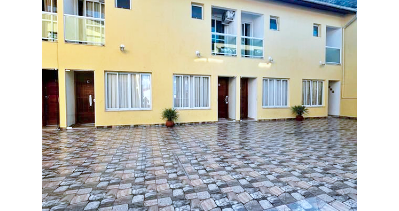 Sobrado à venda no Bairro do Jardim Anhangüera na Rua Luiz Domingues de Castro 