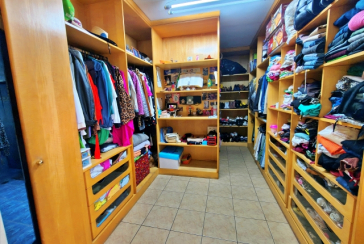 Belo Sobrado amplo à venda no Bairro do Conjunto Habitacional Turística na Rua Duse Naccarati, 