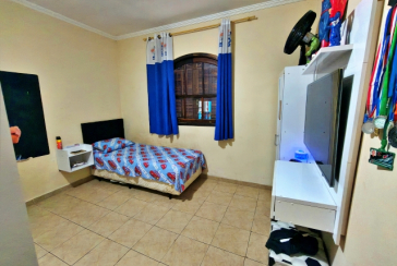 Belo Sobrado amplo à venda no Bairro do Conjunto Habitacional Turística na Rua Duse Naccarati, 