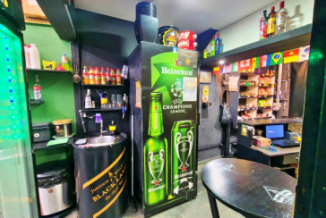 Belo Sobrado amplo à venda no Bairro do Conjunto Habitacional Turística na Rua Duse Naccarati, 