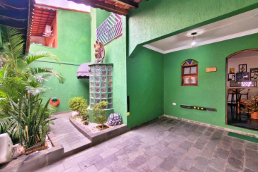 Belo Sobrado amplo à venda no Bairro do Conjunto Habitacional Turística na Rua Duse Naccarati, 