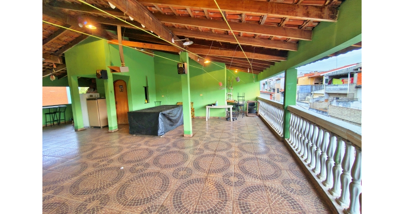 Belo Sobrado amplo à venda no Bairro do Conjunto Habitacional Turística na Rua Duse Naccarati, 