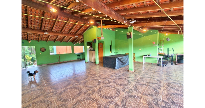 Belo Sobrado amplo à venda no Bairro do Conjunto Habitacional Turística na Rua Duse Naccarati, 