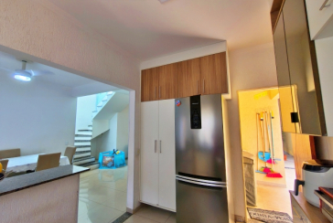 Lindo Sobrado à venda em Cajamar no Bairro do Polvilho no Portal dos Ipês na Rua dos Antúrios,