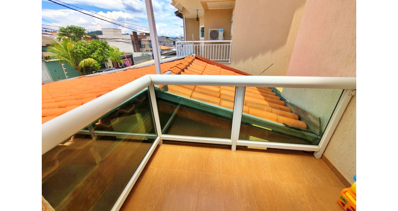 Lindo Sobrado à venda em Cajamar no Bairro do Polvilho no Portal dos Ipês na Rua dos Antúrios,