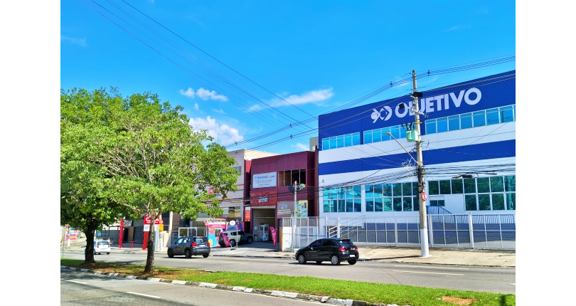 Lindo Sobrado à venda em Cajamar no Bairro do Polvilho no Portal dos Ipês na Rua dos Antúrios,