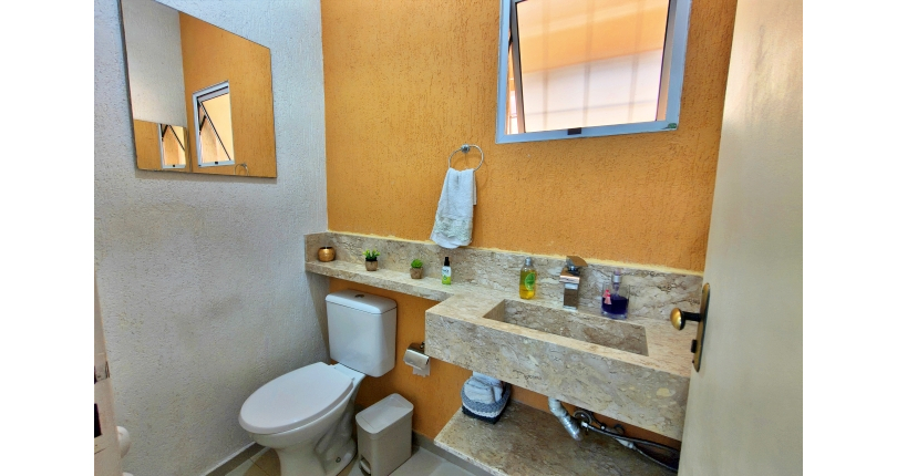 Lindo Sobrado à venda em Cajamar no Bairro do Polvilho no Portal dos Ipês na Rua dos Antúrios,