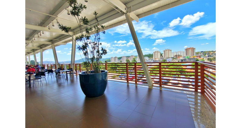 Lindo Sobrado à venda em Cajamar no Bairro do Polvilho no Portal dos Ipês na Rua dos Antúrios,