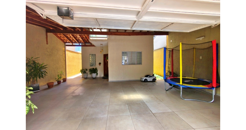 Lindo Sobrado à venda em Cajamar no Bairro do Polvilho no Portal dos Ipês na Rua dos Antúrios,