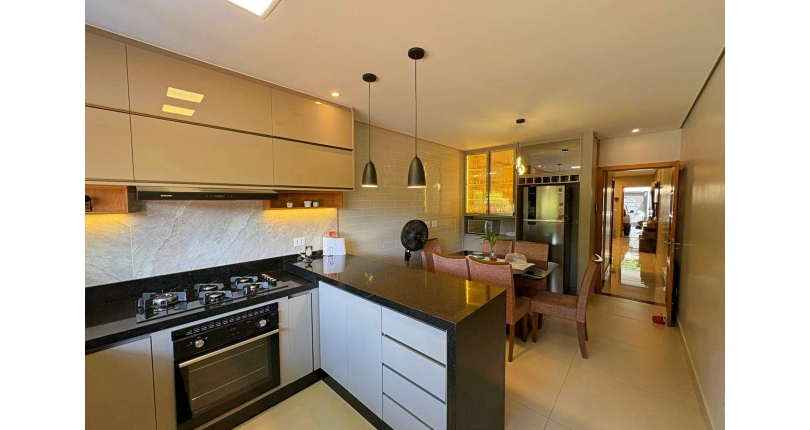 Sobrado à venda no Bairro do Parque São Domingos na Rua Abrahan Lincoln