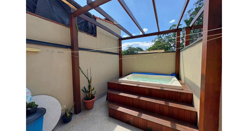 Sobrado à venda no Bairro do Parque São Domingos na Rua Abrahan Lincoln