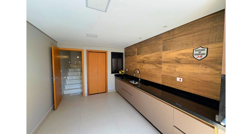 Sobrado à venda no Bairro do Parque São Domingos na Rua Abrahan Lincoln