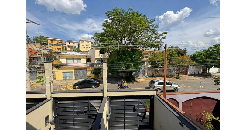 Sobrado à venda no Bairro do Parque São Domingos na Rua Abrahan Lincoln