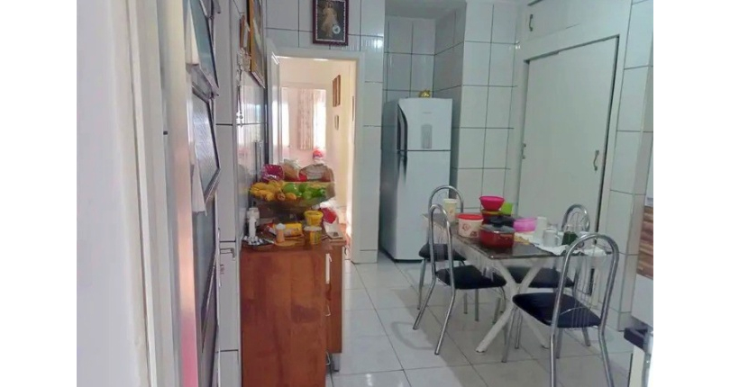 Casa assobradada à venda no Bairro da Vila Guedes na Rua Manoel Rodrigues da Costa