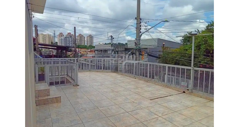 Casa assobradada à venda no Bairro da Vila Guedes na Rua Manoel Rodrigues da Costa