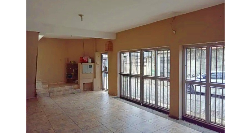 Casa assobradada à venda no Bairro da Vila Guedes na Rua Manoel Rodrigues da Costa