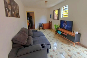 Belo Sobrado à venda no Bairro da Vila dos Remédios na Rua Álvaro Guião,