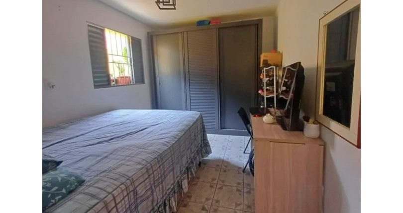 Belo Sobrado à venda no Bairro da Vila dos Remédios na Rua Álvaro Guião,