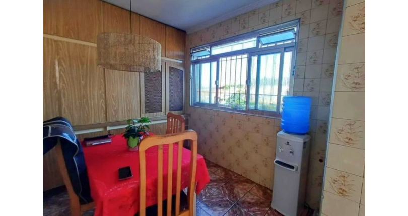 Belo Sobrado à venda no Bairro da Vila dos Remédios na Rua Álvaro Guião,