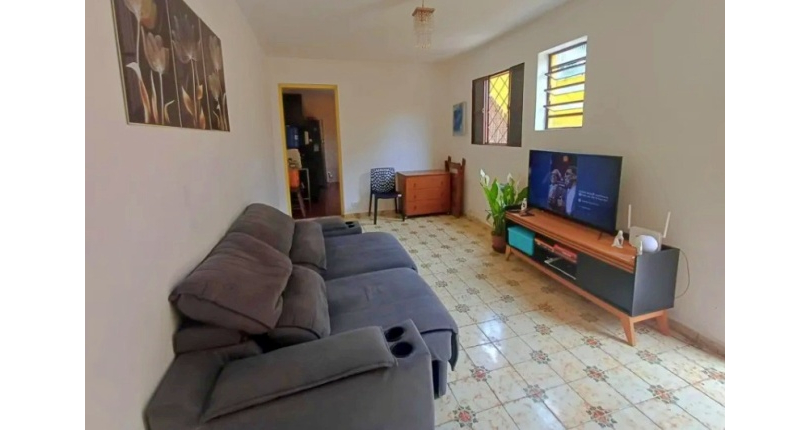 Belo Sobrado à venda no Bairro da Vila dos Remédios na Rua Álvaro Guião,