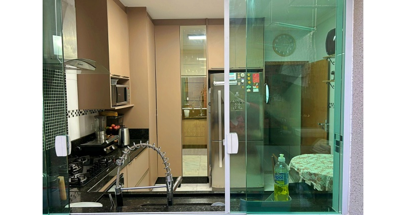 Sobrado à venda no Bairro do Parque São Domingos na Rua Abrahan Lincoln,