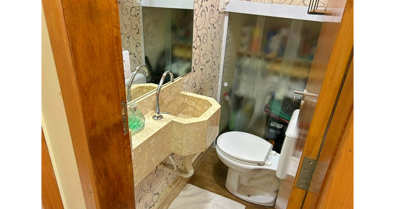 Sobrado à venda no Bairro do Parque São Domingos na Rua Abrahan Lincoln,