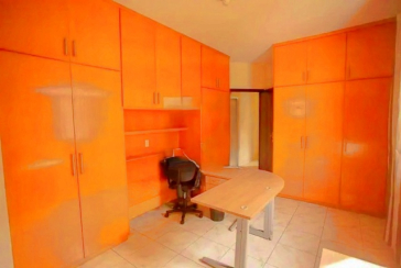  Sobrado à venda no Bairro do Parque São Domingos na Rua Abrahan Lincoln, 