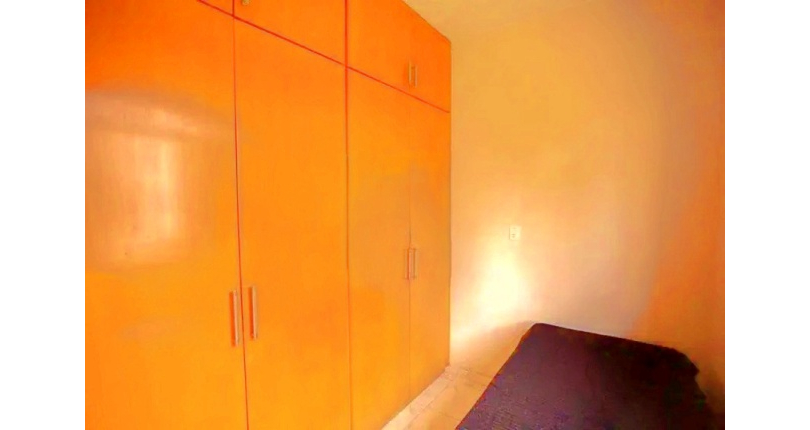  Sobrado à venda no Bairro do Parque São Domingos na Rua Abrahan Lincoln, 