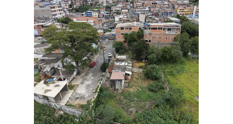 Excelente oportunidade de investimento ou construção residencial em Santana de Parnaíba. Lote localizado na Rua Névoa