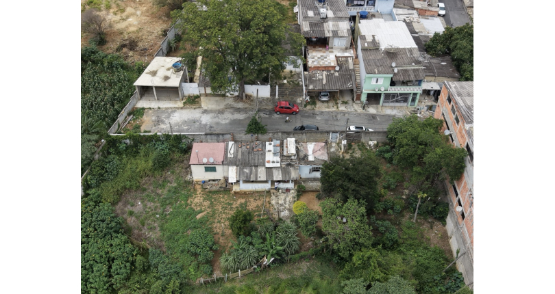 Excelente oportunidade de investimento ou construção residencial em Santana de Parnaíba. Lote localizado na Rua Névoa
