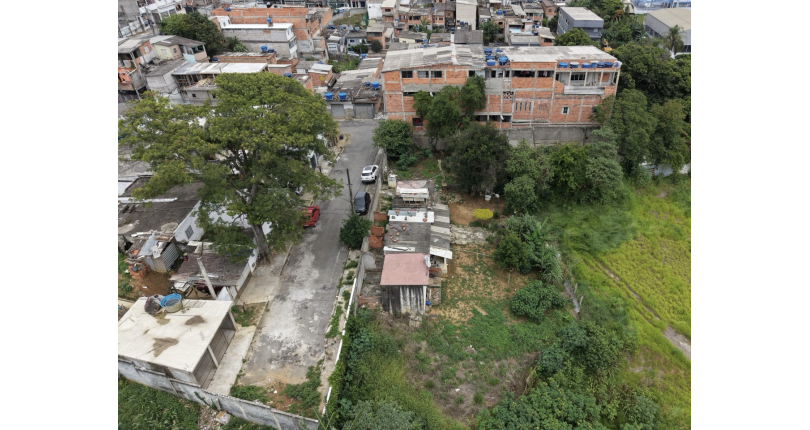Excelente oportunidade de investimento ou construção residencial em Santana de Parnaíba. Lote localizado na Rua Névoa
