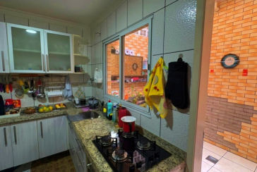 Sobrado à venda no Bairro do Jardim Santa Monica na Avenida Santa Mônica 326,