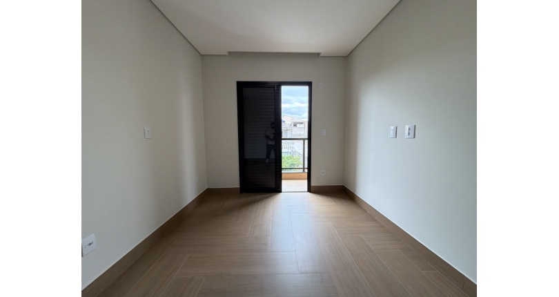 Sobrado novo à venda no Bairro da Vila Mangalot na Rua Itapinima,