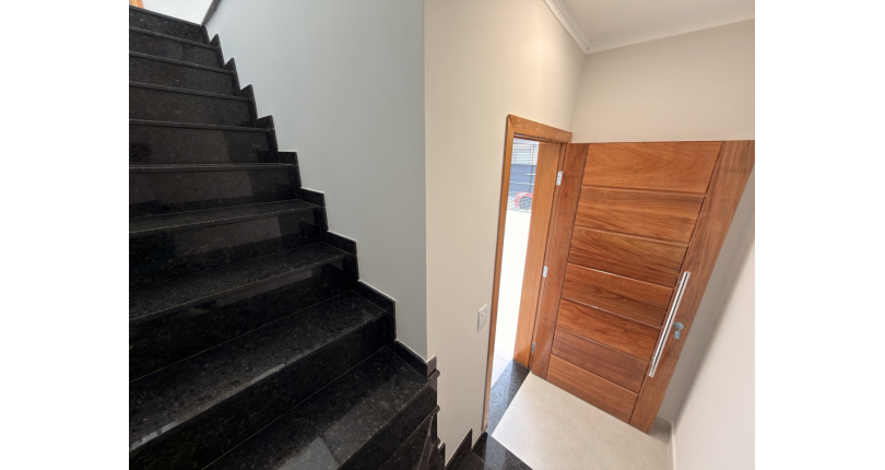 Sobrado novo à venda no Bairro da Vila Mangalot na Rua Itapinima,