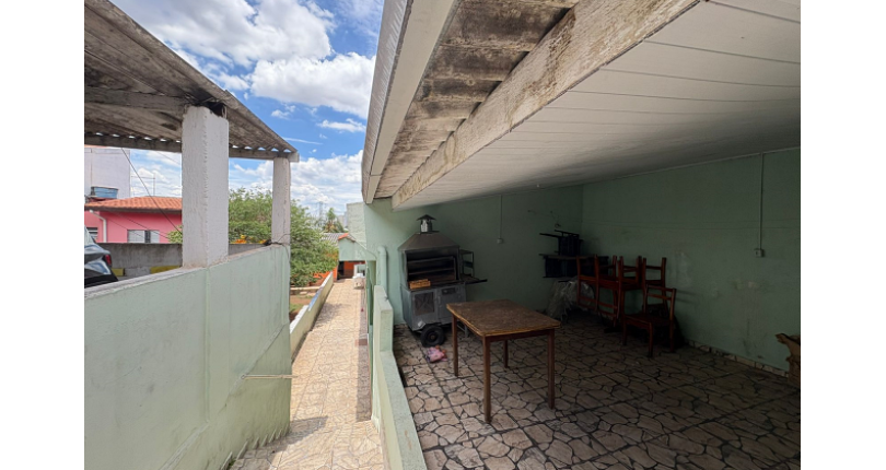  Casa à venda em Osasco no Bairro da Ayrosa na Rua Francisco de Almeida