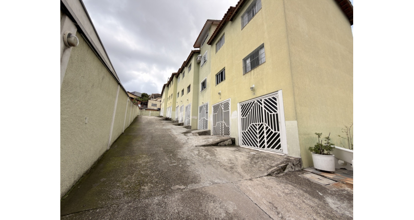 Sobrado à venda no Bairro da Vila Boaçava na Rua Itamogi 112, Condomínio Residencial Itamoji, 