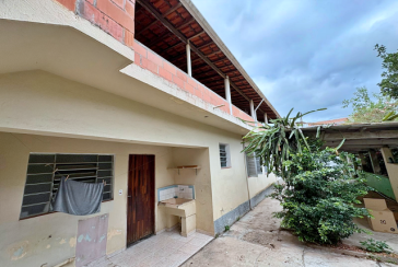 Casa Térrea à venda no Bairro do Jardim Regina na Rua Andrade Velosino,