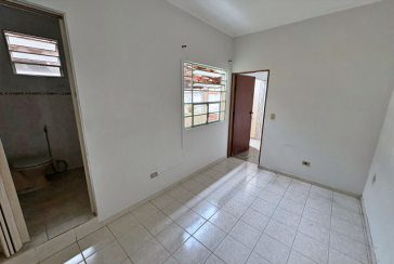 Casa Térrea à venda no Bairro do Jardim Regina na Rua Andrade Velosino,