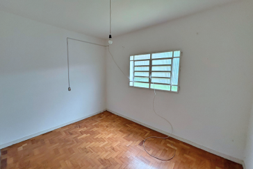 Casa Térrea à venda no Bairro do Jardim Regina na Rua Andrade Velosino,