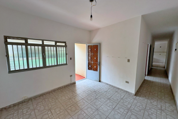 Casa Térrea à venda no Bairro do Jardim Regina na Rua Andrade Velosino,