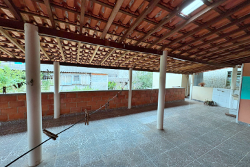 Casa Térrea à venda no Bairro do Jardim Regina na Rua Andrade Velosino,