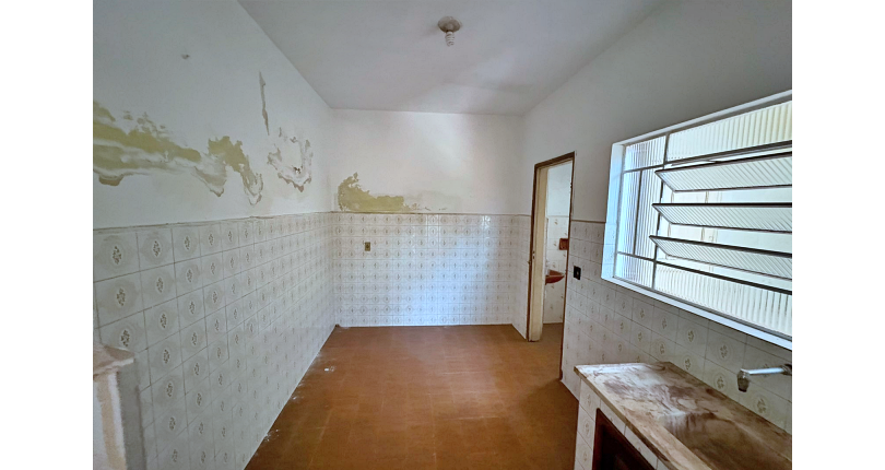 Casa Térrea à venda no Bairro do Jardim Regina na Rua Andrade Velosino,