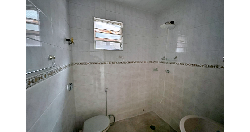 Casa Térrea à venda no Bairro do Jardim Regina na Rua Andrade Velosino,